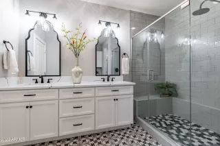 Photo #4: 6676359 Listing