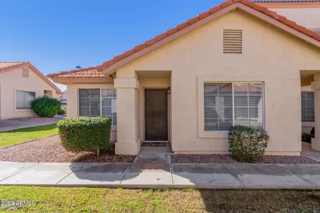 MLS: 6676401 Condo For Sale