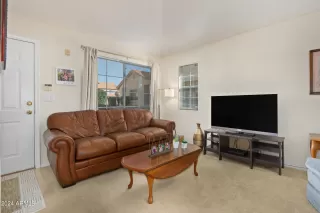 Photo #3: 6676401 Listing