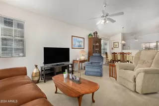 Photo #5: 6676401 Listing