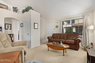 Photo #6: 6676401 Listing