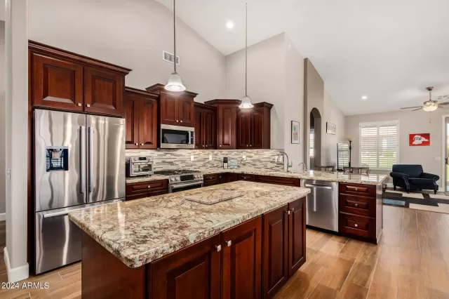 MLS: 6676424 Condo For Sale