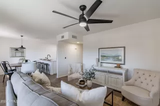 Photo #5: 6676547 Listing 