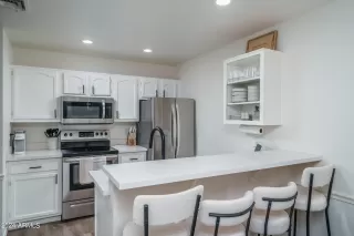 Photo #6: 6676649 Listing