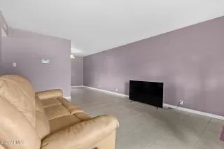 Photo #5: 6676806 Listing