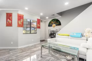 Photo #2: 6676900 Listing