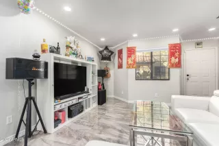 Photo #3: 6676900 Listing