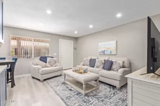 Photo #4: 6676908 Listing