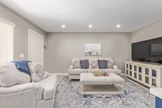 Photo #5: 6676908 Listing