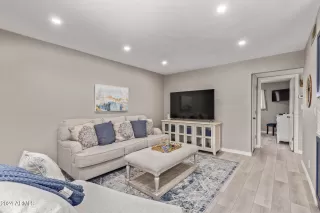 Photo #6: 6676908 Listing