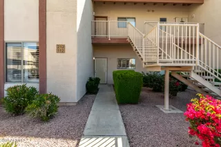 Photo #3: 6676932 Listing