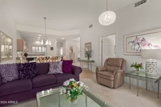 Photo #5: 6676932 Listing