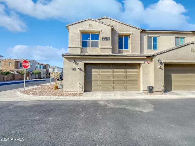 MLS: 6676968 Condo For Sale