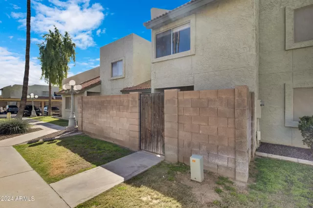 MLS: 6677045 Condo For Sale