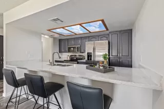 Photo #6: 6677122 Listing