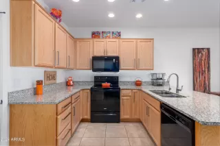 Photo #6: 6677283 Listing