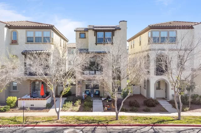 MLS: 6677326 Condo For Sale