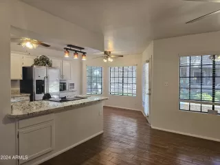 Photo #3: 6677399 Listing