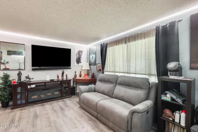 MLS: 6677409 Condo For Sale