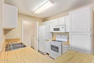 Photo #1: 6677671 Listing