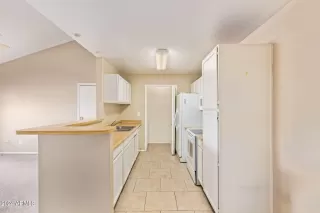 Photo #2: 6677671 Listing