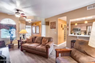 Photo #3: 6677691 Listing 