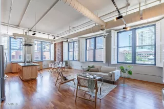 Photo #1: 6678002 Listing