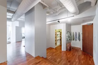 Photo #3: 6678002 Listing