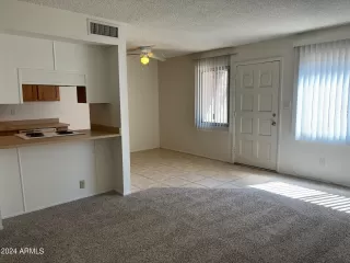 Photo #6: 6678538 Listing