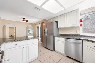 Photo #6: 6678732 Listing