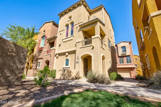 MLS: 6678784 Condo For Sale