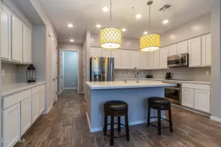 Photo #5: 6678802 Listing 