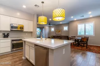 Photo #6: 6678802 Listing 