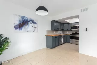 Photo #6: 6678918 Listing