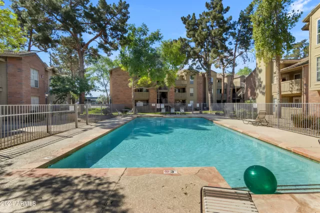 MLS: 6678934 Condo For Sale