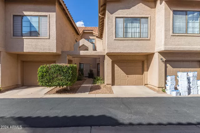 MLS: 6678962 Condo For Sale