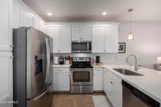 Photo #2: 6679680 Listing 