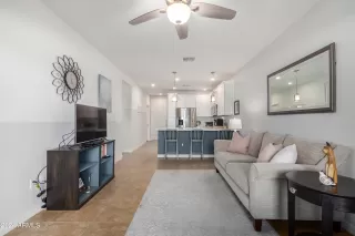 Photo #4: 6679680 Listing 