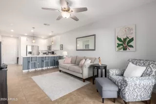 Photo #5: 6679680 Listing 