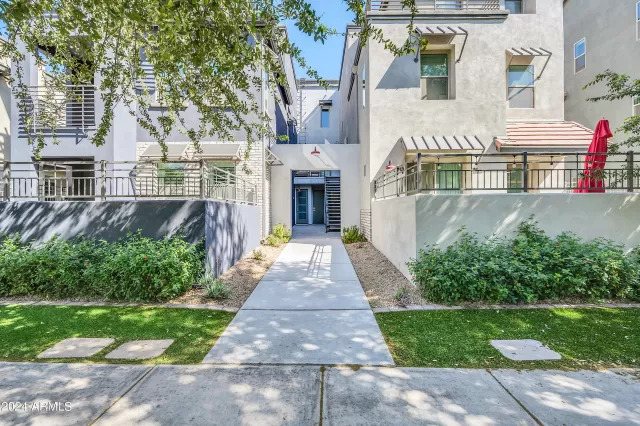 MLS: 6679882 Condo For Sale