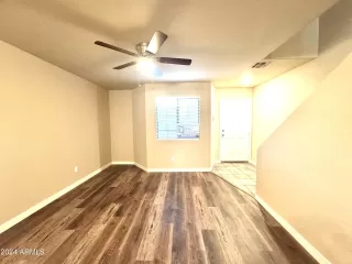 Photo #5: 6680147 Listing