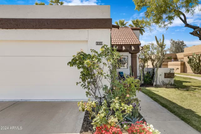 MLS: 6680192 Condo For Sale