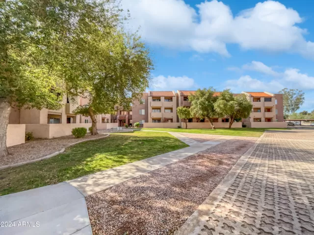 MLS: 6680289 Condo For Sale