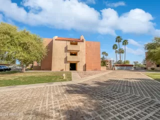 Photo #1: 6680289 Listing 