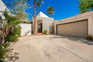 Photo #1: 6680296 Listing