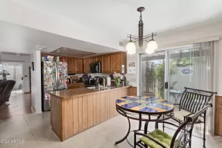 Photo #5: 6680296 Listing