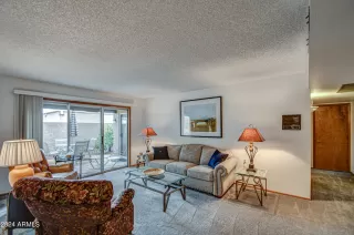 Photo #5: 6680431 Listing