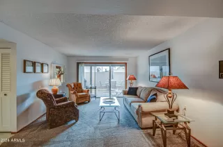 Photo #6: 6680431 Listing