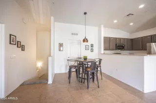 Photo #5: 6680442 Listing 