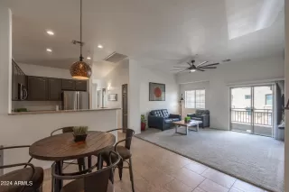 Photo #6: 6680442 Listing 